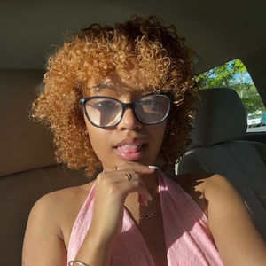 Meet your Posher, Amorie